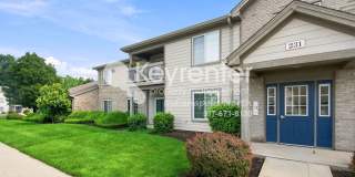 Modern 3-Bedroom Retreat with Pool, Fitness Center & More Gallery 1