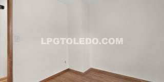 1525 Akron St. Gallery 26