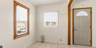 Spacious 3-Bedroom House in Oakland's Meadow Brook Gallery 19