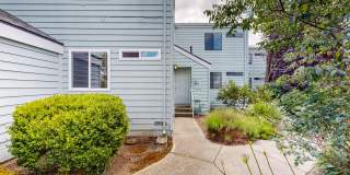 Serene 2 Bedroom 2 Bath Townhome in Windsor, CA with Carport Included! Gallery 3