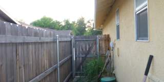 Cute Home Boasting Hardwood, close to Enloe and downtown Chico! Gallery 18