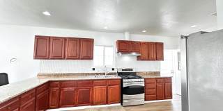 LARGE 4 BEDS 2 FULL BATHS HOUSE FOR RENT! Gallery 1