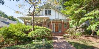 Beautifully Updated Midtown Bungalow Steps from Piedmont Park and ATL BeltLine! Gallery 1