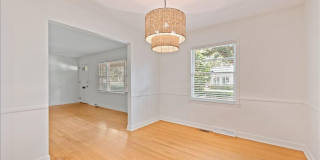 251 Bennett Street Gallery 8