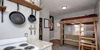 620 E. Davis St. Gallery 7