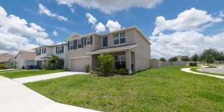 Available now in Wimauma | Spacious 5BR Home with 2,600+ Sqft Gallery 4