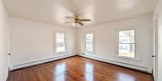 102 Elm Street Gallery 10