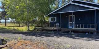 Country Setting, Close to Town – Charming 2 Bed, 2 Bath Home Gallery 1