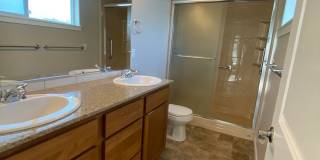 Rare Liberty Lake Townhome in Rocky Hill – 3 Bed, 2.5 Bath End Unit Available July 15th Gallery 18