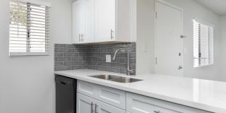 Camelback Cove Apartments Gallery 6