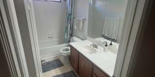Eco-Friendly 4BR 2.5Bath House in Las Vegas Gallery 16