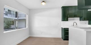 1333 N Martel Avenue Gallery 18