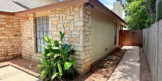 Great, well-maintained single-story duplex tucked away on a quiet cul-de-sac! Gallery 3