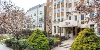 Spacious Studio Across from Meridian Hill Park! Gallery 18