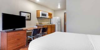 St. Louis - Airport - Central Gallery 1