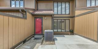 2 bedroom 3 bathroom condo in Fleetwood Court Gallery 1