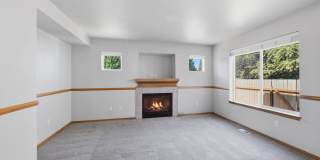 3bd/2.5ba Everett Home Gallery 6