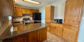 Spacious 3 Bed, 2.5 Bath Home with Finished Basement & Fenced Yard. Gallery 3