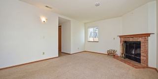 Updated 3bed 3bath home in D20 Schools! Gallery 14