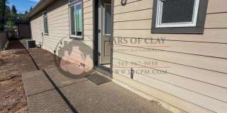 Modern West Salem Home: Central AC, 2-Car Garage & Washer/Dryer Gallery 9