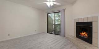 Wyndemere at Yacht Cove – Newly Renovated 2BR/2.5BA Condo, Mid-Island Location! Gallery 1