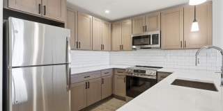 180 Deer Park Avenue Gallery 11