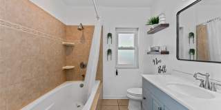 2605 S MANHATTAN AVENUE Gallery 24