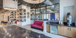 Artizia at Loso Gallery 32