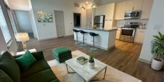 2308 E Riverside Dr Gallery 2