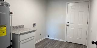 Beautiful Home on the Eastside! Gallery 19