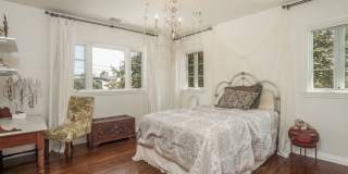 1332 Comstock Ave Gallery 16