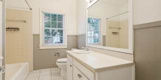 CHARMING ALAMO HEIGHTS COTTAGE Gallery 21