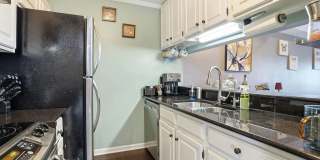Charming 2BR Condo in Raleigh Gallery 8