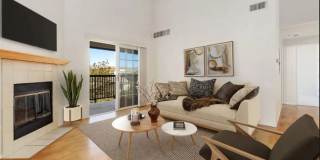 Spacious Condo in Aurora Gallery 1