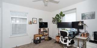 Huge 4-Bedroom Home in Del Valle For Rent Gallery 29