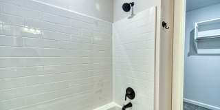 Brand New Construction in Varenna Landing! Gallery 17