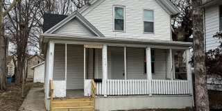 Spacious 2 Bedroom, 2 Bathroom Home for Rent – 712 E. 15th St., Davenport, IA 52803 Gallery 1
