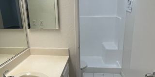 Beautiful Two story townhouse. 3 bedrooms 2.5 baths Gallery 14