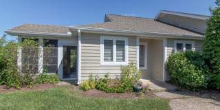 Bright & Spacious One-Level Home in Plantations East Gallery 1