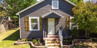 Freshly Updated 2 Bedroom House Gallery 1