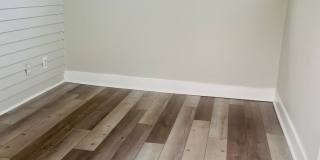 Newley Renovated 4BR - 2BA - South Campus! Gallery 14
