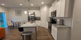 Room in 3 Bedroom Home at Sullins Rd Gallery 4