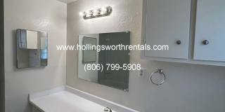 Large 3 bedroom 1.5 bath w/ 2 living areas, bonus room and Laundry room Gallery 4