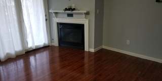 AVAILABLE NOW!  Want a GREAT Location?  Want an Average LGE Bill of $30/mo??  This Beautiful 1 Bedroom Condo is in the Heart of Crescent Hill! Gallery 4