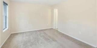 10241 GREEN HOLLY TER Gallery 19