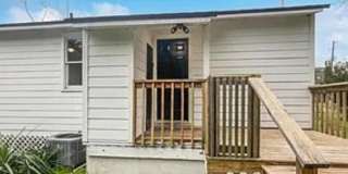 3336 Myra St Gallery 17