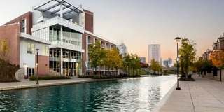 9 on Canal Gallery 17