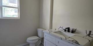 3425 Kenwood Gallery 9