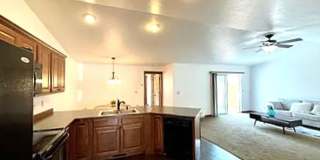 Beautiful 3 bedroom 2 1/2 bath townhouse in 4 Corners! Fenced backyard! Beautiful 3 bedroom 2 1/2 bath townhouse in 4 Corners! Fenced backyard! Gallery 8