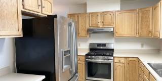 Centrally Located 3 Bedroom Duplex in Windsor with a Single Car Garage! Gallery 1